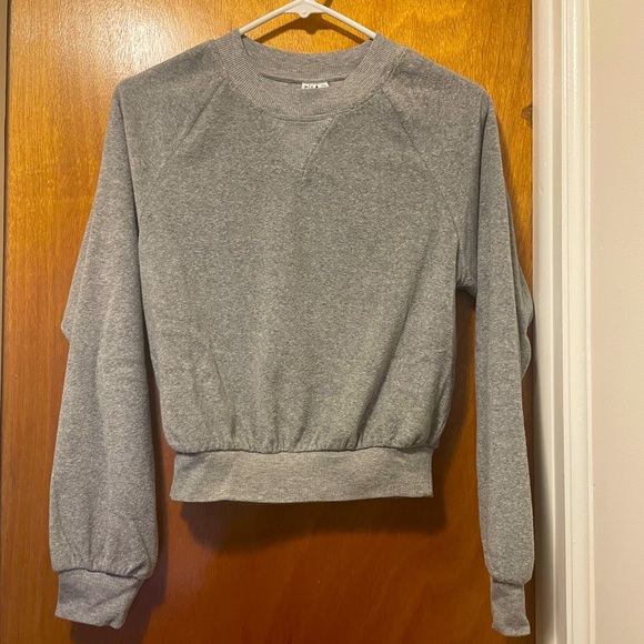 & Other Stories Tops - & Other Stories Cropped Gray Crewneck Sweatshirt